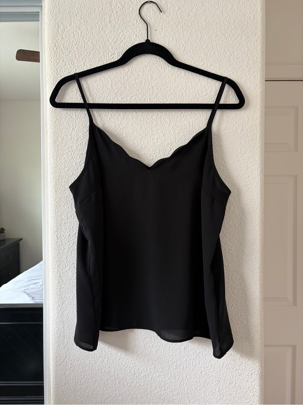 Express Black Scalloped V-Neck Camisole